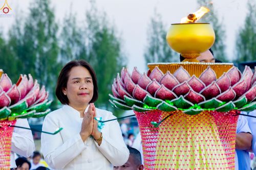 ภาพ No.302162:วันที่ 23 มกราคม พ.ศ. 2569 พิธีจุดประทีปธรรมถวายเป็นพุทธบูชา (ภาพชุดที่ 2) และบูชาธรรมมหาปูชนียาจารย์  ณ อนุสรณ์สถานลำดับที่ 5 สถานที่เผยแผ่วิชชาธรรมกายครั้งแรก อนุสรณ์สถานบางปลา วัดบางปลา อำเภอบางเลน จังหวัดนครปฐม ในโครงการธรรมยาตรา กตัญญูบูชา มหาปูชนีย