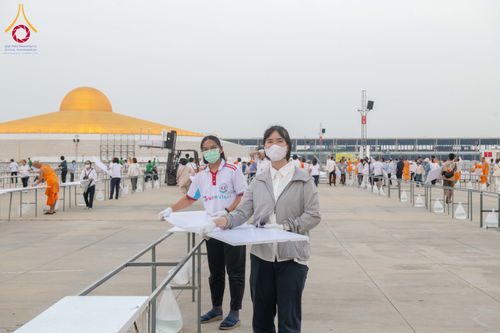 ภาพ No.326350:วันที่ 26 -27 เมษาบน พ.ศ.2569 การเก็บงานแผ่นหน้าโต๊ะที่ลานธรรม งานถวายมหาสังฆทาน 40,000 กว่าวัดทั่วประเทศ ณ ลานธรรม วัดพระธรรมกาย