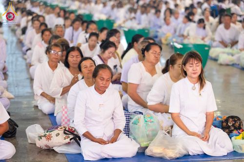 ภาพ No.308193:วันที่ 1  กุมภาพันธ์ พ.ศ. 2569 พิธีตักบาตรข้าวสารอาหารแห้ง ณ บ้านแก้วเรือนทองคุณยาย สภาธรรมกายสากล วัดพระธรรมกาย