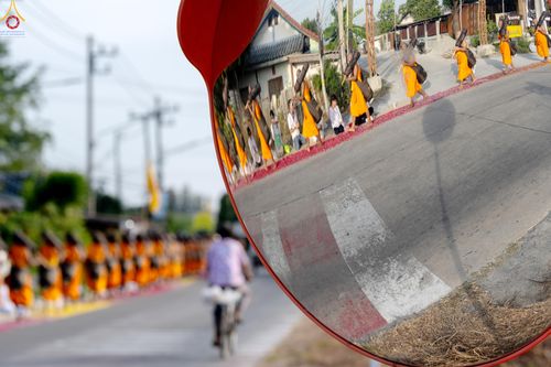 ภาพ No.287820:วันที่ 3 มกราคม พ.ศ. 2569 พิธีต้อนรับพระธรรมยาตรา ครั้งที่ 2 (ภาพชุดที่ 2) ในโครงการธรรมยาตรา กตัญญูบูชา มหาปูชนียาจารย์ พระมงคลเทพมุนี(สด จนฺทสโร) พระผู้ปราบมาร อนุสรณ์สถาน 7 แห่ง ปีที่ 14 ณ อนุสรณ์สถานมหาวิหารพระมงคลเทพมุนี (โลตัสแลนด์) อ.สองพี่น้อง จ.