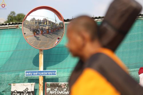 ภาพ No.295086:วันที่ 14 มกราคม พ.ศ. 2569 พิธีต้อนรับพระธรรมยาตรา อนุสรณ์สถานลำดับที่ 4  สถานที่เกิดด้วยกายธรรม ณ วัดโบสถ์บน ต.บางคูเวียง จ.นนทบุรี ในโครงการธรรมยาตรา กตัญญูบูชา มหาปูชนียาจารย์ พระมงคลเทพมุนี(สด จนฺทสโร) พระผู้ปราบมาร อนุสรณ์สถาน 7 แห่ง ปีที่ 14