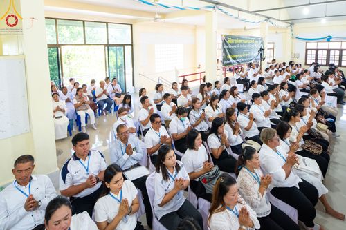 ภาพ No.311100:วันพฤหัสบดีที่ 26 กุมภาพันธ์ พ.ศ. 2569 พิธีถวายสังฆทานแด่คณะสงฆ์ 323 วัด ปีที่ 22 ครั้งที่ 182 พิธีมอบกองทุนหนุนแรงใจช่วยครูใต้ ปีที่ 19 ครั้งที่ 145 และพิธีทำบุญอุทิศส่วนกุศลให้ผู้วายชนม์