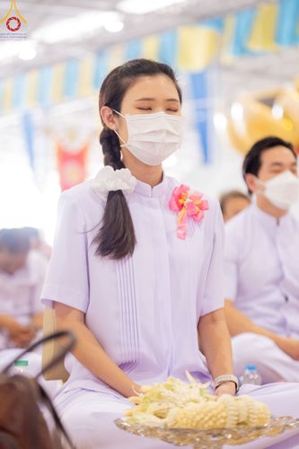 ภาพ No.78906:พิธีตักบาตร ข้าวสารอาหารแห้ง พิธีบูชาข้าวพระ ในวันอาทิตย์ต้นเดือนที่ 2 เมษายน พ.ศ. 2566