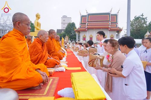 ภาพ No.284667:วันอาทิตย์ที่ 14 ธันวาคม พ.ศ.2568  พิธีทำบุญเมืองสุราษฎร์ธานี 110ปี และพิธีตักบาตรพระสงฆ์ 1,110 รูป  ณ บริเวณริมน้ำวัดกลาง (เก่า) ถนนบ้านดอน ตำบลตลาดใหม่ อำเภอเมือง จังหวัดสุราษฎร์ธานี