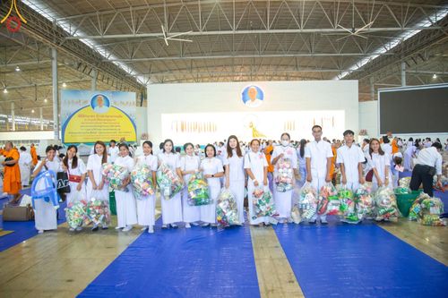 ภาพ No.205920:พิธีตักบาตร และ พิธีบูชาข้าวพระ ในวันอาทิตย์ต้นเดือน 2 กุมภาพันธ์ พ.ศ. 2568 ณ สภาธรรมกายสากล วัดพระธรรมกาย