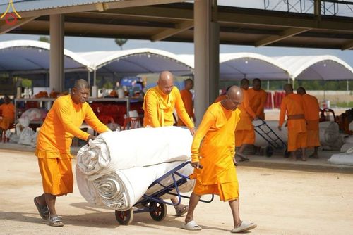 ภาพ No.211207:วันเสาร์ที่ 15 มีนาคม พ.ศ. 2568  การเตรียมงานของเจ้าหน้าที่ เพื่องานฉลองปทุมเจดีย์ ณ ศูนย์อบรมเยาวชนปัตตานี