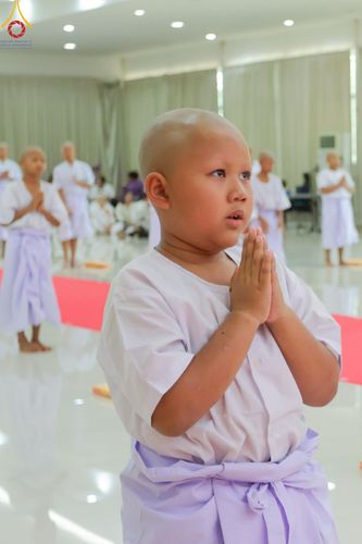 ภาพ No.216252:วันเสาร์ที่ 5 เมษายน พ.ศ. 2568 พิธีตัดปอยผม พิธีขอขมาผู้ปกครอง พิธีขอขมามอบผ้าไตร พิธีบรรพชา พิธีถวายบาตรสามเณร ณ ศูนย์ปฏิบัติธรรมและศูนย์อบรมเยาวชนเพชรบุรี ต.ท่าแลง อ.ท่ายาง จ.เพชรบุรี