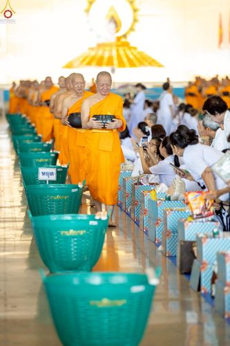 ภาพ No.240463:วันพุธที่ 27 สิงหาคม พ.ศ. 2568 พิธีตักบาตร ในวันธรรมชัย ณ วัดพระธรรมกาย จ.ปทุมธานี