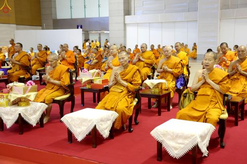 ภาพ No.236412:วันที่ 3 สิงหาคม พ.ศ. 2568 พิธีถวายมหาสังฆทานคณะสงฆ์ 2,000 กว่าวัดทั่วประเทศ ปีที่ 25 , พิธีถวายไทยธรรมคณะสงฆ์ 323 วัด 4 จังหวัดชายแดนภาคใต้ ณ วัดพระธรรมกาย