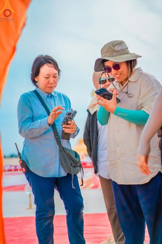 ภาพ No.128702:V.33 รวมพลังเพื่อบางกล่ำ การเตรียมงานของเจ้าหน้าที่หน่วยงานต่างๆ เพื่องานธรรมยาตราอัญเชิญพระบรมสารีริกธาตุ ประดิษฐาน ณ มหารัตนเจดีย์สิริปทุมสวรรค์ (เจดีย์อริยพุทธะ 5 พระองค์) ศูนย์ปฏิบัติธรรมภาคใต้ อ.บางกล่ำ จ.สงขลา ระหว่างวันที่ 9-10 มีนาคม พ.ศ. 2567