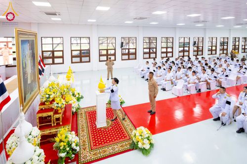 ภาพ No.276080:วันที่ 5 ธันวาคม พ.ศ. 2568 พสกนิกรอำเภอคลองหลวง พร้อมใจบำเพ็ญกุศลอุทิศถวาย “ในหลวงรัชกาลที่ 9” น้อมรำลึกในพระมหากรุณาธิคุณ เนื่องในวันคล้ายวันพระบรมราชสมภพ วันชาติ และวันพ่อแห่งชาติ ณ อาคารปลูกศรัทธา 2 วัดพระธรรมกาย อำเภอคลองหลวง จังหวัดปทุมธานี