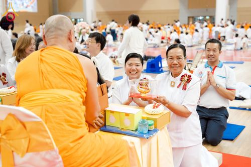 ภาพ No.272936:วันอาทิตย์ที่ 23 พฤศจิกายน พ.ศ.2568 พิธีมุทิตาสักการะ พระมหาเถระและพระเถระ ประจำปีพุทธศักราช 2568 ณ ห้องแก้วสารพัดนึก 2 สภาธรรมกายสากล  วัดพระธรรมกาย