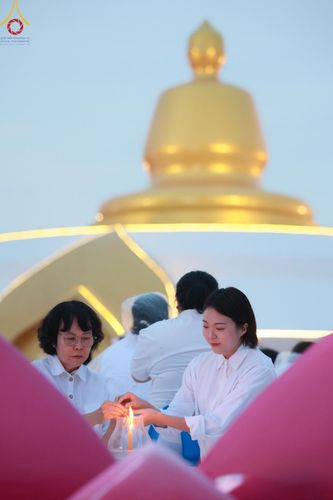 ภาพ No.118249:พิธีจุดประทีปถวายเป็นพุทธบูชา และบูชาธรรมมหาปูชนียาจารย์ พระมงคลเทพมุนี(สด จนฺทสโร) วันที่ 24 มกราคม พ.ศ. 2567 ณ อนุสรณ์สถานบางปลา อ.บางเลน จ.นครปฐม