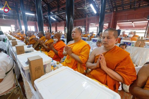 ภาพ No.202211:พิธีเจริญพระพุทธมนต์ ปฏิบัติธรรม มอบทุนการศึกษา ถวายสังฆทาน 108 วัด เพื่อถวายเป็นพุทธบูชา และขับเคลื่อนโครงการหมู่บ้านรักษาศีล 5 โดยคณะสงฆ์จังหวัดนครปฐม คณะศิษยานุศิษย์วัดพระธรรมกาย โครงการธรรมยาตรา ปีที่ 13 ณ วัดบางปลา อำเภอบางเลน จังหวัดนครปฐม