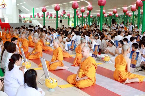 ภาพ No.229214:วันเสาร์ที่ 14 มิถุนายน พ.ศ. 2568 พิธีบรรพชา , พิธีถวายบาตร , พิธีอุปสมบท ในโครงการบรรพชาอุปสมบทหมู่ ผู้บริหารรุ่นที่ 15 และ อุดมศึกษา รุ่นที่ 52 ณ โบสถ์พระไตรปิฎก วัดพระธรรมกาย