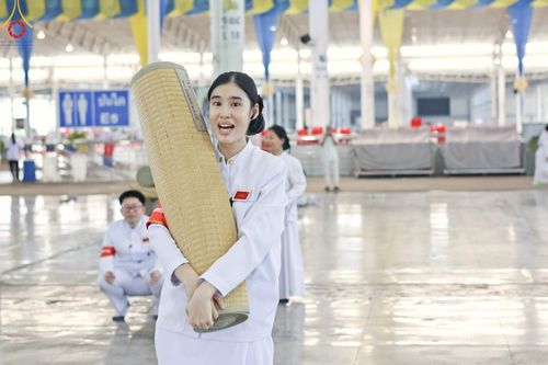 ภาพ No.134639:V.35 เพื่อบุญต้นเดือน การรับบุญของเจ้าหน้าที่หน่วยงานต่างๆ เพื่องานบุญวันอาทิตย์ต้นเดือน ณ วัดพระธรรมกาย วันที่ 7 เมษายน พ.ศ. 2567