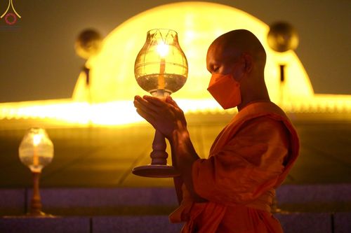 ภาพ No.77259:พิธีจุดมาฆประทีป ในวันมาฆบูชา อาทิตย์ต้นเดือนที่ 6 มีนาคม พ.ศ. 2566 ณ วัดพระธรรมกาย อ.คลองหลวง จ.ปทุมธานี