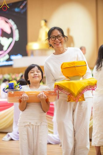 ภาพ No.212785:วันอาทิตย์ที่ 23 มีนาคม พ.ศ. 2568 พิธีร่วมบุญโครงการบรรพชาสามเณร 5,000 รูป ณ ห้องแก้วสารพัดนึก 2 วัดพระธรรมกาย