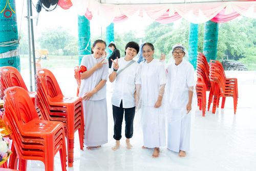 ภาพ No.146627:พิธีทอดผ้าป่าสร้างหลังคาอาคาร 80 ปี หลวงพ่อธัมมชโย ณ ศูนย์ปฎิบัติธรรมวิหารแดง จังหวัดสระบุรี วันอาทิตย์ที่ 28 กรกฎาคม พ.ศ. 2567