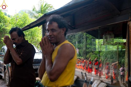 ภาพ No.140749:PhotoStory มหาศรัทธา ธรรมยาตราศรีลังกา EP.4 โครงการสยาม-ลังกา ธรรมยาตรา ฉลองเทศกาลวิสาขบูชาแห่งชาติ ศรีลังกา  บูชาธรรม 80 ปีหลวงพ่อธัมมชโย เส้นทางจาก เมืองดัมบูลลา ไปยัง เมืองมาตะเล  ตั้งแต่วันที่ 17-20 พฤษภาคม พ.ศ. 2567