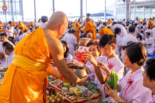 ภาพ No.207298:พิธีตักบาตร และปฏิบัติธรรมช่วงสาย ในวันมาฆบูชา วันพุธที่ 12 กุมภาพันธ์ พ.ศ. 2568 ณ วัดพระธรรมกาย จังหวัดปทุมธานี