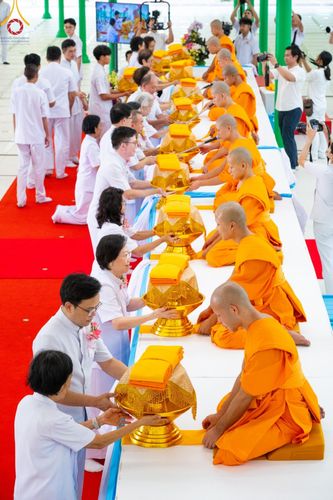 ภาพ No.136340:พิธีอุปสมบทสามเณรเตรียมสถาบันธรรมชัย รุ่นที่ 21 ณ โบสถ์พระไตรปิฏก วัดพระธรรมกาย วันเสาร์ที่ 4 พฤษภาคม พ.ศ.2567