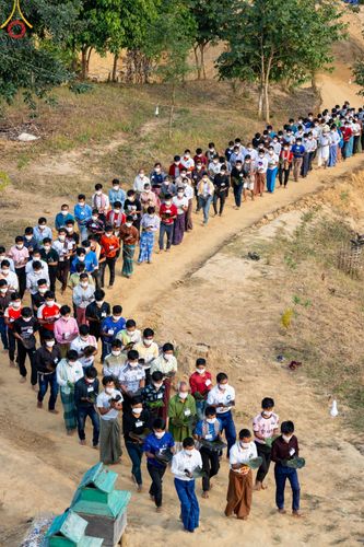 ภาพ No.127661:Photo Story ปฐมบรรพชาชาวพุทธมาร์มา Episode 2/5 วันที่ 6-7 กุมภาพันธ์ พ.ศ. 2567  โครงการบรรพชาครั้งประวัติศาสตร์ แห่งเทือกเขาจิตตะกอง  ครั้งแรกของชาวพุทธมาร์มา บังกลาเทศ บูชาธรรม 80 ปีหลวงพ่อธัมมชโย ณ วัดธัมจักร อรัญกุฏิ เมืองรัมการ์ คาร์กาชารี บังกลาเทศ