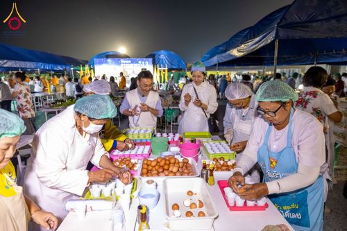 ภาพ No.198389:พิธีถวายภัตตาหารเป็นสังฆทาน แด่พระธรรมยาตรา ณ อนุสรณ์สถานบางปลา วัดบางปลา อำเภอบางเลน จังหวัดนครปฐม ในโครงการธรรมยาตรา กตัญญูบูชา มหาปูชนียาจารย์ พระมงคลเทพมุนี(สด จนฺทสโร) พระผู้ปราบมาร อนุสรณ์สถาน 7 แห่ง ปีที่ 13 วันที่ 20 มกราคม พ.ศ. 2568