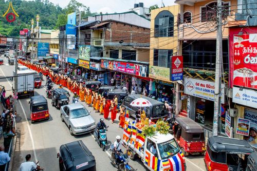 ภาพ No.226315:วันที่ 7-10 พฤษภาคม พ.ศ. 2568 โครงการเดินธรรมยาตรา สยาม-ลังกา ธรรมยาตรา ฉลองเทศกาลวิสาขบูชาแห่งชาติ ศรีลังกา บูชาธรรม 81 ปี หลวงพ่อธัมมชโย เมืองนูวราอิลิยา ประเทศศรีลังกา