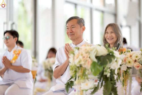 ภาพ No.239458:วันอาทิตย์ที่ 17 สิงหาคม พ.ศ. 2568 พิธีกดปุ่มอัญเชิญรูปเหมือน พระมงคลเทพมุนี (สด จันทสโร)  ณ มหาวิหารแก้วพระมงคลเทพมุนี  ศูนย์ปฏิบัติธรรมแก้วเมืองเลย