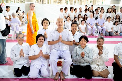 ภาพ No.248665:วันที่ 28 กันยายน พ.ศ. 2568 พิธีตัดปอยผม และปลงผม โครงการอุปสมบทบูชาธรรม 141 ปี พระมงคลเทพมุนี ณ วิหารคด วัดพระธรรมกาย