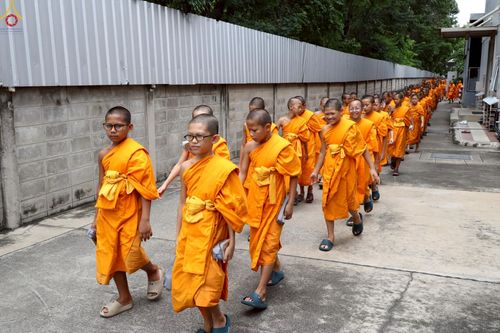 ภาพ No.231964:วันที่ 5 กรกฎาคม พ.ศ. 2568 พิธีถวายภัตตาหารเมนูสวรรค์ เพื่อการบรรลุธรรม ณ หอฉันคุณยายอาจารย์ฯ วัดพระธรรมกาย