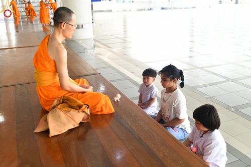 ภาพ No.165844:พิธีถวายภัตตาหารเมนูสวรรค์ วันที่ 26 ตุลาคม พ.ศ. 2567 ณ หอฉันคุณยายอาจารย์ฯ วัดพระธรรมกาย