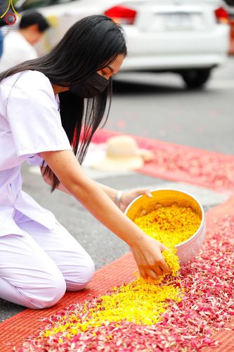 ภาพ No.128262:พิธีอัญเชิญพระบรมสารีริกธาตุ " ใจกลางเมืองนครหาดใหญ่ " เพื่อประดิษฐาน ณ มหารัตนเจดีย์สิริปทุมสวรรค์ (เจดีย์อริยพุทธะ 5 พระองค์) ศูนย์ปฏิบัติธรรมภาคใต้ อ.บางกล่ำ จ.สงขลา  วันที่ 9 มีนาคม พ.ศ.2567 (ชุดที่ 1)