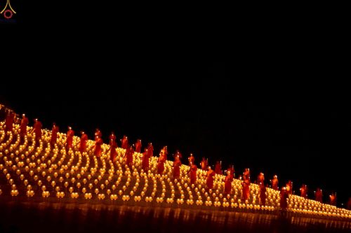 ภาพ No.253699:วันที่ 10 ตุลาคม พ.ศ. 2568 พิธีจุดประทีปบูชาพระผู้ปราบมาร, พิธีจุดประทีปบนพระมหาธรรมกายเจดีย์  20,000 ดวง เนื่องในวันคล้ายวันเกิดครบรอบ 141 ปี พระมงคลเทพมุนี (สด จนฺทสโร)