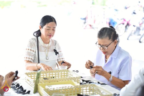 ภาพ No.267625:วันที่ 7 พฤศจิกายน พ.ศ. 2568 พสกนิกรอำเภอคลองหลวง รวมใจบำเพ็ญกุศลปัณรสมวาร (15 วัน) อุทิศถวายเป็นพระราชกุศลแด่ “สมเด็จพระพันปีหลวง” ณ วัดพระธรรมกาย