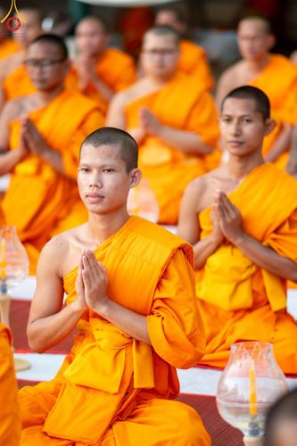 ภาพ No.192709:พิธีจุดประทีปถวายเป็นพุทธบูชา และบูชาธรรมมหาปูชนียาจารย์ ณ อนุสรณ์สถานคลองบางนางแท่น อ.สามพราน จ.นครปฐม ในโครงการธรรมยาตรา กตัญญูบูชา มหาปูชนียาจารย์ พระมงคลเทพมุนี(สด จนฺทสโร) พระผู้ปราบมาร อนุสรณ์สถาน 7 แห่ง ปีที่ 13 วันที่ 10 มกราคม พ.ศ. 2568