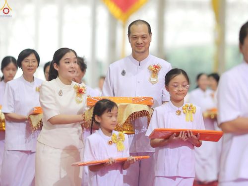 ภาพ No.251623:วันที่ 10 ตุลาคม พ.ศ. 2568 พิธีทอดผ้าป่าสมทบกฐินวัดพระธรรมกาย และสมทบกฐิน 30,000 กว่าวัดทั่วประเทศ ครั้งที่ 3 ณ สภาธรรมกายสากล วัดพระธรรมกาย