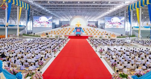 ภาพ No.151228:พิธีบูชาข้าวพระ ในวันอาทิตย์ต้นเดือน วันที่ 1 กันยายน พ.ศ. 2567 ณ สภาธรรมกายสากล วัดพระธรรมกาย