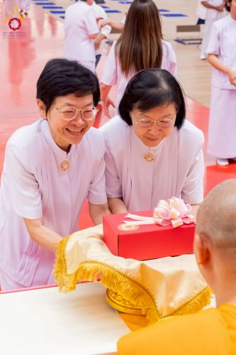 ภาพ No.237898:วันอาทิตย์ที่ 10 สิงหาคม พ.ศ. 2568 พิธีถวายไทยธรรมมุทิตาเปรียญธรรมและบาลีศึกษา ณ ห้องแก้วสารพัดนึก2 วัดพระธรรมกาย ปทุมธานี