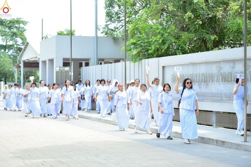 ภาพ No.242787:วันที่ 29-31 สิงหาคม พ.ศ. 2568 องค์กรภาคีเครือข่าย “บวร” (บ้าน-วัด-โรงเรียน-ราชการ) อ.คลองหลวง จัดบวชอุบาสิกาแก้ว ถวายพระราชกุศลแด่สมเด็จพระพันปีหลวง - กตัญญูบูชาแด่ผู้มีพระคุณ