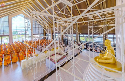 ภาพ No.249248:วันที่ 20 กันยายน พ.ศ. 2568 พิธีประดิษฐานรูปหล่อหลวงปู่วัดปากน้ำ ภาษีเจริญ ณ วิหารพระมงคลเทพมุนี (สด จนฺทสโร) ศูนย์ปฏิบัติธรรมภูเก็ต จ.ภูเก็ต