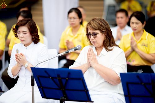 ภาพ No.241951:วันอาทิตย์ที่ 31 สิงหาคม พ.ศ. 2568 พิธีทำบุญแด่คณะสงฆ์ 122 รูป ฉลอง 121 ปี อำเภอคลองหลวง จ.ปทุมธานี เพื่อนำส่งช่วยเหลือคณะสงฆ์ 323 วัด 4 จังหวัดชายแดนภาคใต้ และช่วยเหลือประชาชนจากเหตุปะทะ แนวชายแดนไทย-กัมพูชา ณ บริเวณหน้าที่ว่าการอำเภอคลองหลวง 