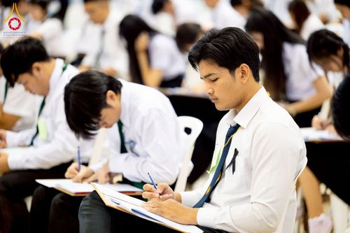 ภาพ No.273360:วันที่ 23 พฤศจิกายน พ.ศ. 2568 การสอบตอบปัญหาธรรมะ ทางก้าวหน้า "ระดับอุดมศึกษา" ณ ห้องแก้วสารพัดนึก 1 สภาธรรมกายสากล วัดพระธรรมกาย จ.ปทุมธานี