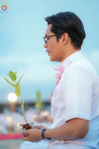 ภาพ No.160486:พิธีปลูกต้นทรัพย์บานชื่น ณ ลานธรรม พระมหาธรรมกายเจดีย์ วัดพระธรรมกาย จ.ปทุมธานี วันพฤหัสบดีที่ 10 ตุลาคม พ.ศ. 2567