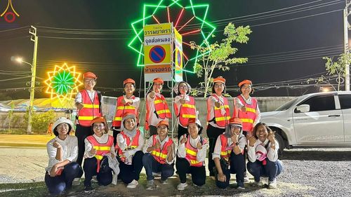 ภาพ No.198787:V.50 สารพัดV สารพัดดี ที่ธรรมยาตรา ในโครงการธรรมยาตรา กตัญญูบูชา มหาปูชนียาจารย์ พระมงคลเทพมุนี(สด จนฺทสโร) พระผู้ปราบมาร อนุสรณ์สถาน 7 แห่ง ปีที่ 13 ระหว่างวันที่ 2-31 มกราคม พ.ศ. 2568