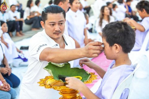ภาพ No.132714:พิธีปลงผมยุวธรรมทายาท รุ่นที่ 32 มัชฌิมธรรมทายาท รุ่นที่ 28 ณ ลานธรรม วัดพระธรรมกาย วันเสาร์ที่ 30 มีนาคม พ.ศ. 2567
