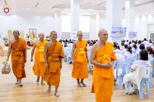 ภาพ No.221925:โครงการปฏิบัติธรรมอบรมศีลธรรม “บวชอุบาสิกาแก้ว” ถวายเป็นพระราชกุศลแด่พระบาทสมเด็จพระเจ้าอยู่หัว เนื่องในโอกาสมหามงคล “วันฉัตรมงคล”  ระหว่างวันที่ 2 – 4 พฤษภาคม 2568  ณ อาคาร 115 ปี คุณยายอาจารย์ฯ