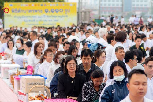 ภาพ No.284652:วันอาทิตย์ที่ 14 ธันวาคม พ.ศ.2568  พิธีทำบุญเมืองสุราษฎร์ธานี 110ปี และพิธีตักบาตรพระสงฆ์ 1,110 รูป  ณ บริเวณริมน้ำวัดกลาง (เก่า) ถนนบ้านดอน ตำบลตลาดใหม่ อำเภอเมือง จังหวัดสุราษฎร์ธานี