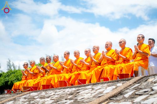 ภาพ No.340935:วันเสาร์ที่ 25 กรกฏาคม พ.ศ.2569 พิธีทอดผ้าป่าสามัคคี ปฐมฤกษ์ เปิดป้ายตั้งองค์ประธาน ณ ศูนย์ธรรมอุทยานสุขสดใส อ.จอมทอง จ.เชียงใหม่